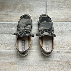 Hey dude Wendy camo shoes